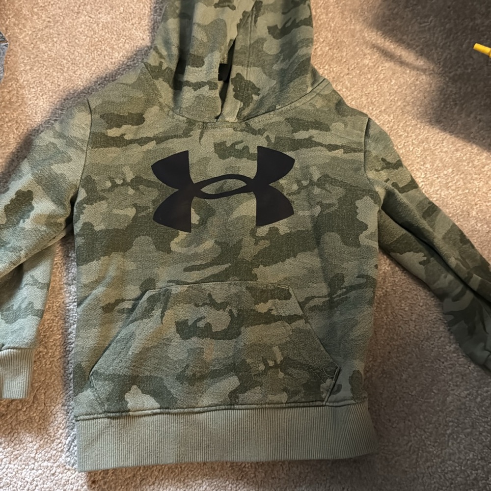 Under Armour Green and Black Camo Sweatshirt
